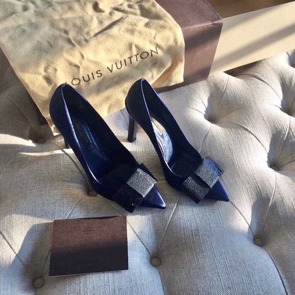 Louis Vuitton Shoes - NEW Louis Vuitton Pre-Fall Lipstick Pumps